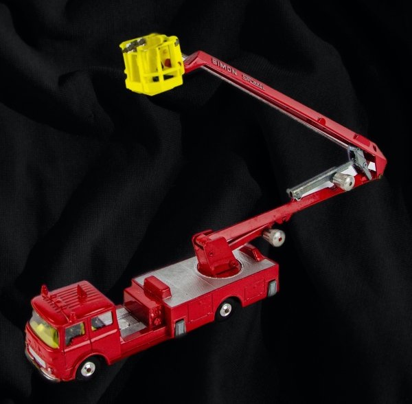 Corgi Toys Major Bedford Fire Engine Truck Simon Snorkel 1971 DieCast Model (7953)